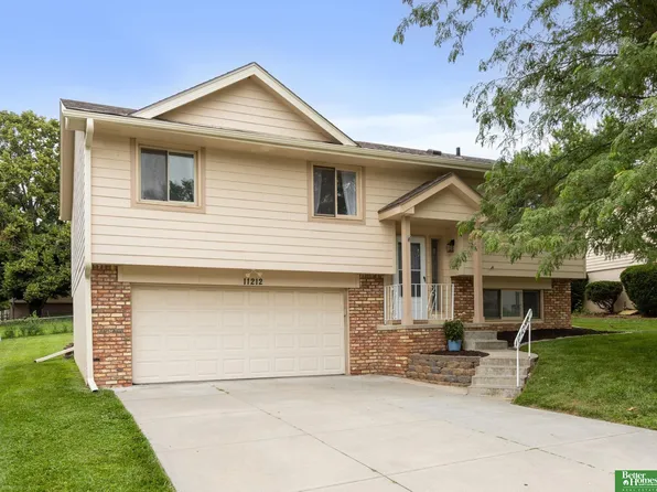 11212 Z St, Omaha, NE 68137
