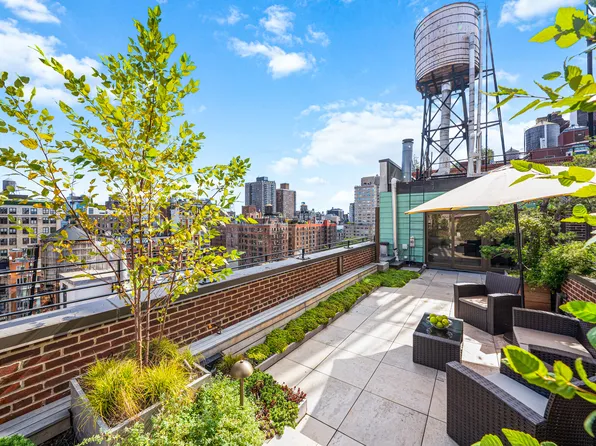 43 5th Avenue image 10 of 13