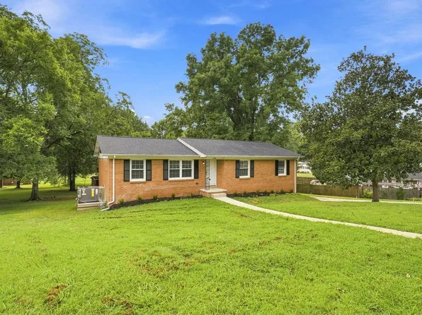 1308 Bagley Dr, Fayetteville, TN 37334