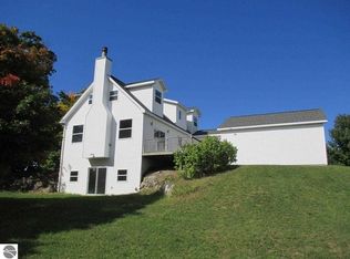 11002 Craig Rd, Traverse City, MI 49686