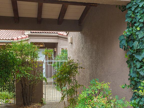 3rd image of 2700 Vista Grande Dr NW Unit 106