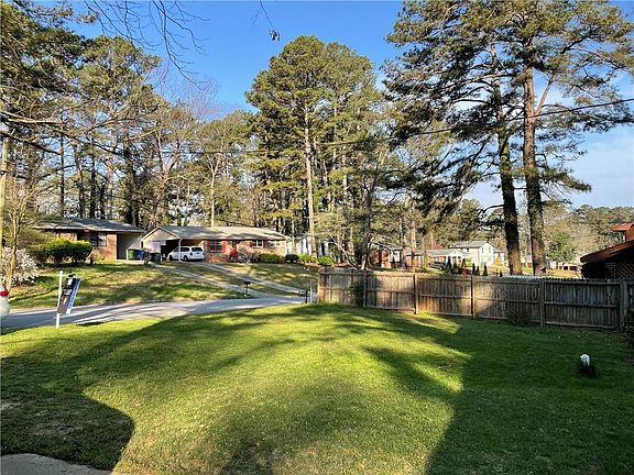 2nd image of 1081 Forest Valley Dr SE
