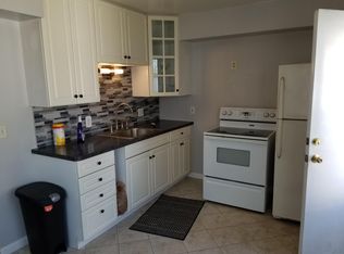 20611 Hollywood St, Harper Woods, MI 48225