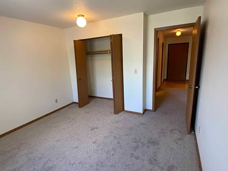 River Ridge Apartments — Photo 19