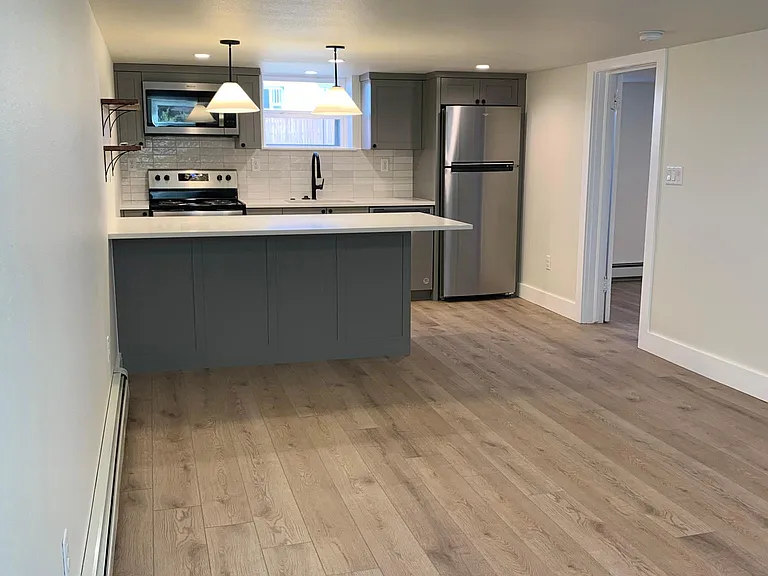 2104 S Corona St — Photo 8