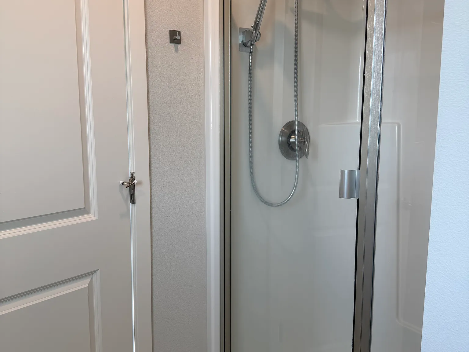 3 bed, 2.5 bath, 1500 sqft, $2,600 — Photo 2