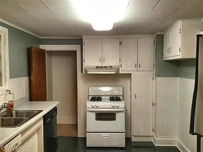 4th image of 1325 Aberdeen St NE