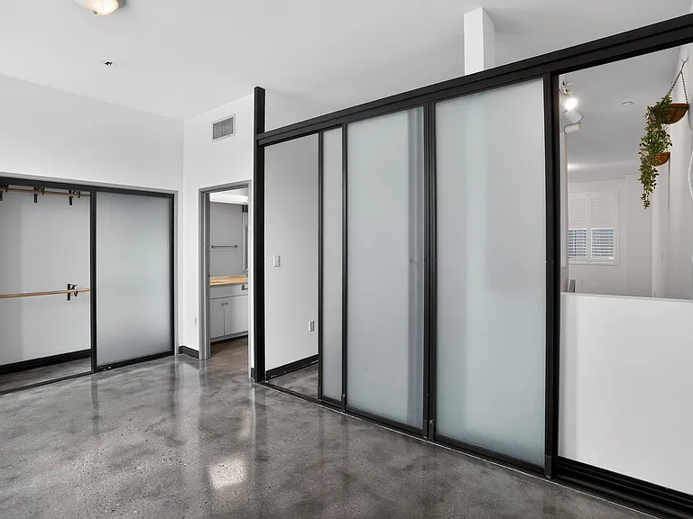 485 W Center Street Promenade — Photo 11