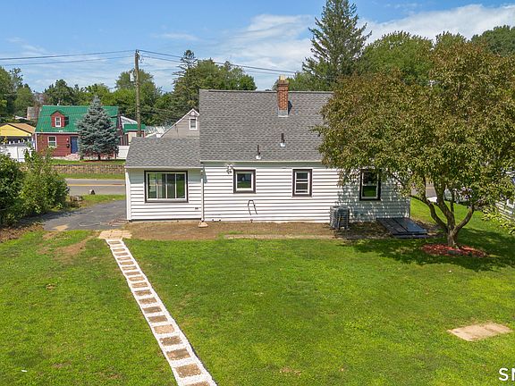 2nd image of 207 Nichols Drive