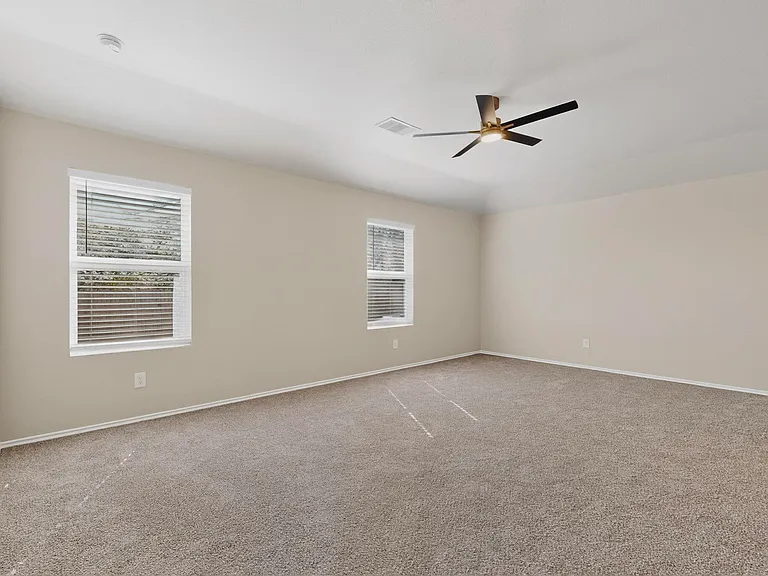 218 Sickle Loop — Photo 14