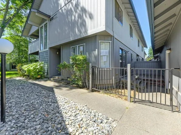 8101 Briar Ridge Ln, Citrus Heights, CA 95610