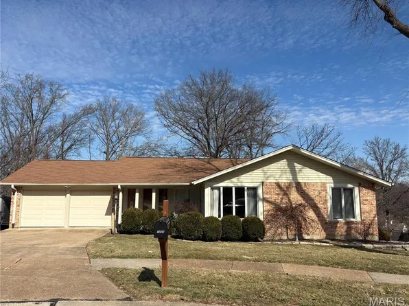 1430 Silverleaf Ln, Saint Louis, MO 63146