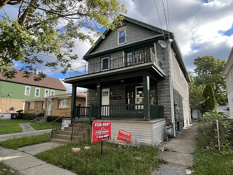 125 Edison Ave — Photo 11