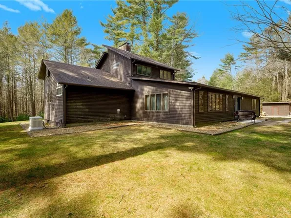 100 Foster Center Rd, Foster, RI 02825