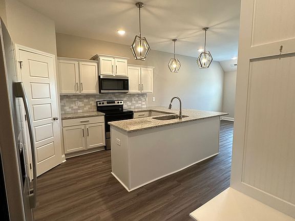 2nd image of 208 Drayton Dr