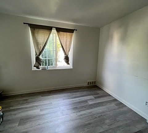 5th image of 2219 Avalon Ave APT 2