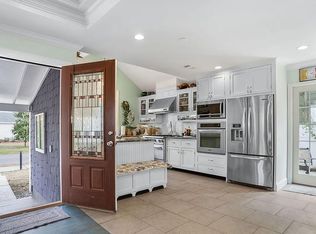 1860 Pigeon Point Rd, Beaufort, SC 29902