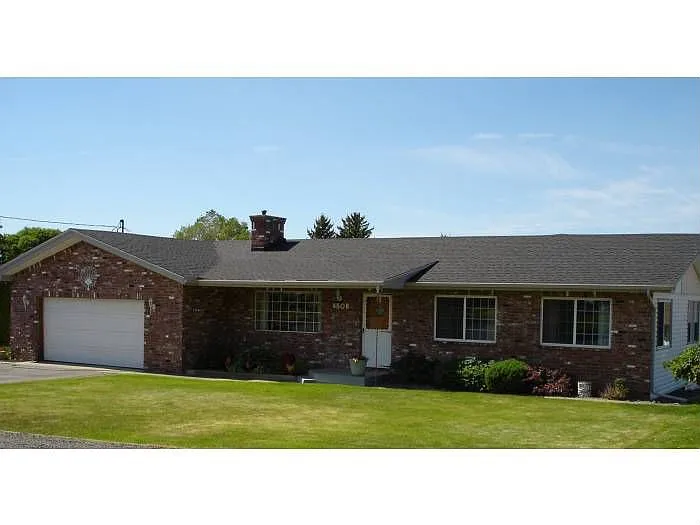 4508 Hillcrest Dr photo 1