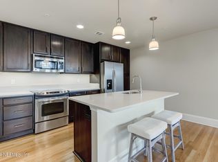 2525 College St APT 2302, Jacksonville, FL 32204