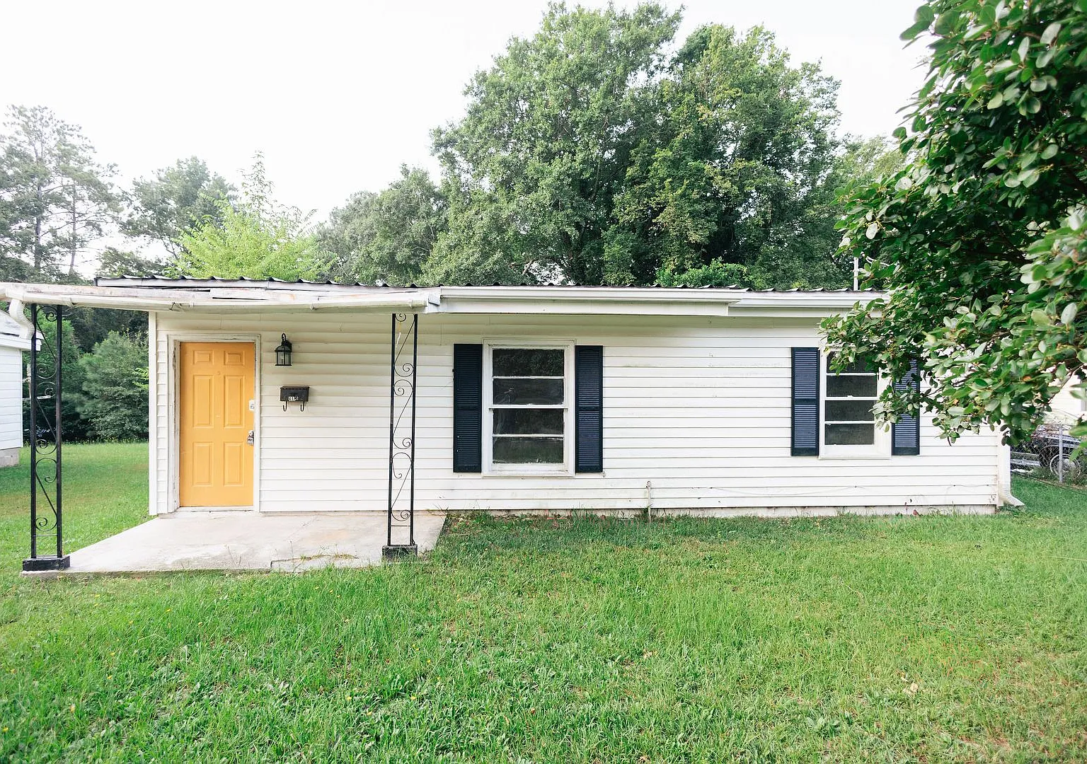 Freshly Renovated 2BR Home for Rent 4170 Palace Ave! — Photo 1