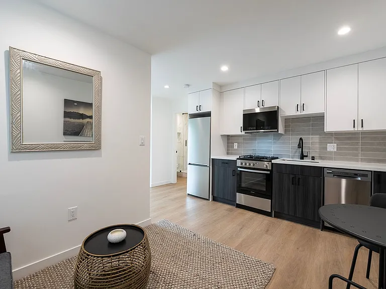 611 N Occidental Blvd — Photo 13