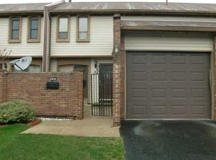 29154 Village Rd, Southfield, MI 48034