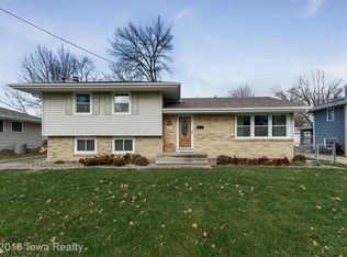 3831 Twana Dr, Des Moines, IA 50310