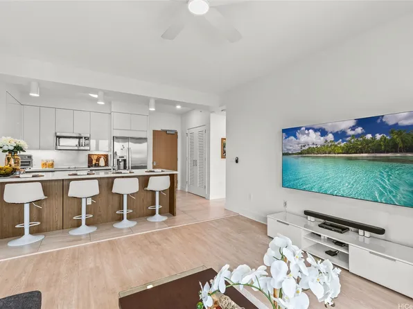 629 Keeaumoku St APT 3402, Honolulu, HI 96813