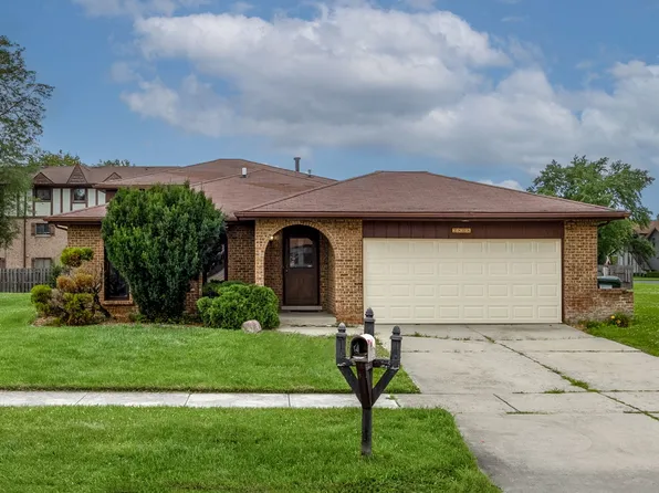 2808 Lake Park Dr, Lynwood, IL 60411