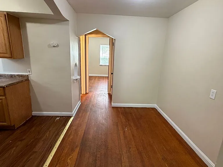 5016 Newfield Ave — Photo 2