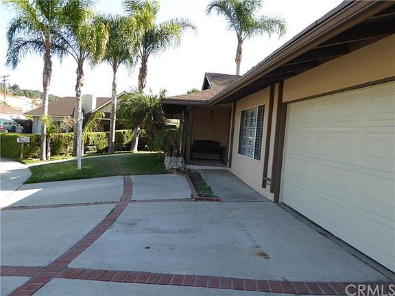 Extra wide drive way.  Possible boat or RV parking.