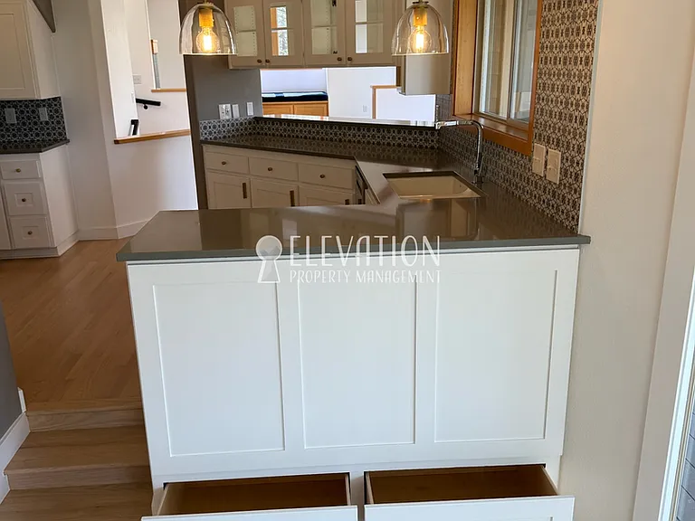 1955 NW Brogan — Photo 10