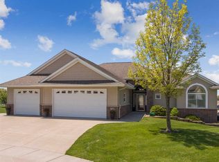 510 K Ct, Kalona, IA 52247