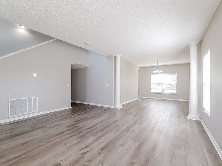 4450 Maple Chase Trl — Photo 4