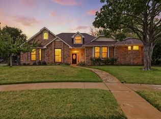 40 Victoria Dr, Rowlett, TX 75088
