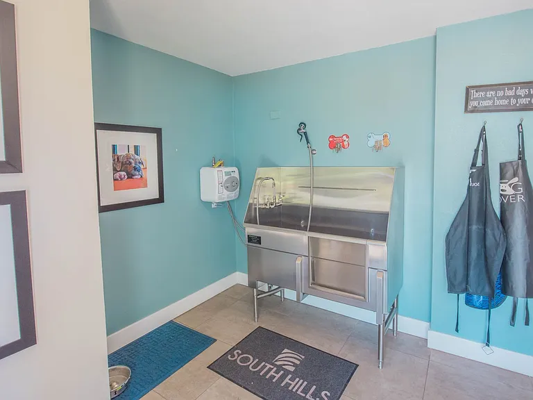 South Hills Apartments — Photo 11