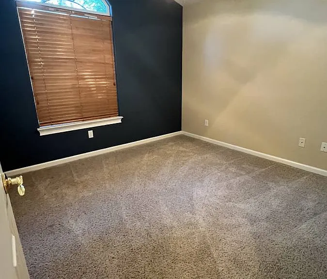 883 Paramount Way — Photo 11