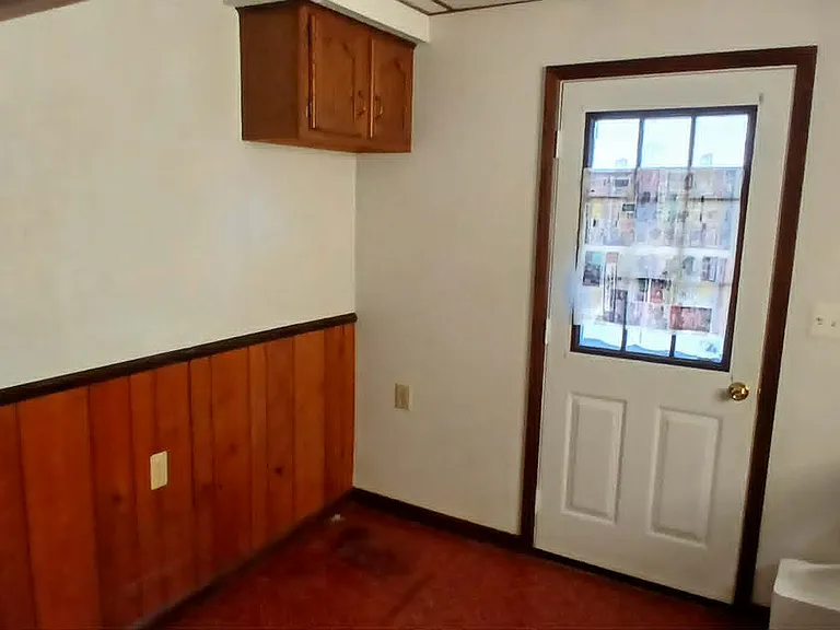 648 Linden Ave — Photo 14