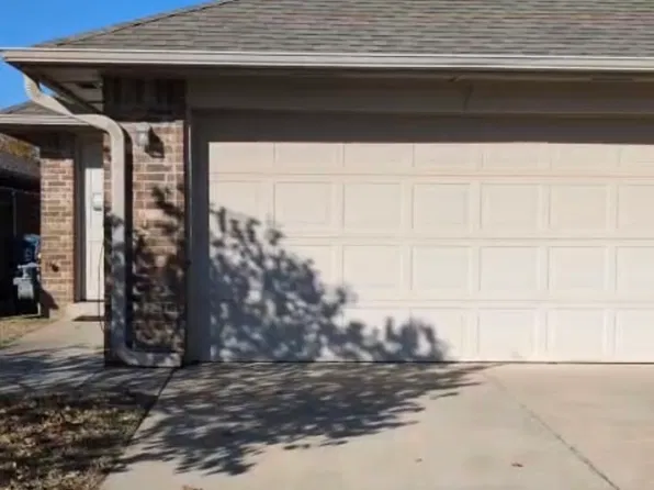 201 Ashley Dr, Edmond, OK 73003