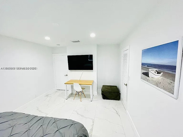 218 SE 3rd Pl — Photo 10