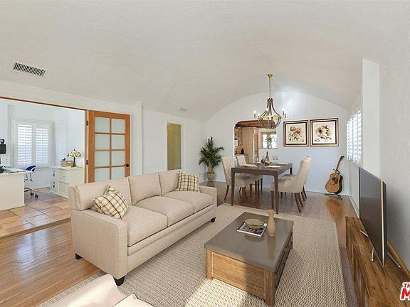 3rd image of 2110 Overland Ave