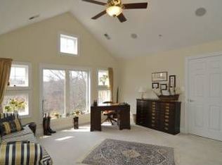 2044 Beacon Heights Dr, Reston, VA 20191