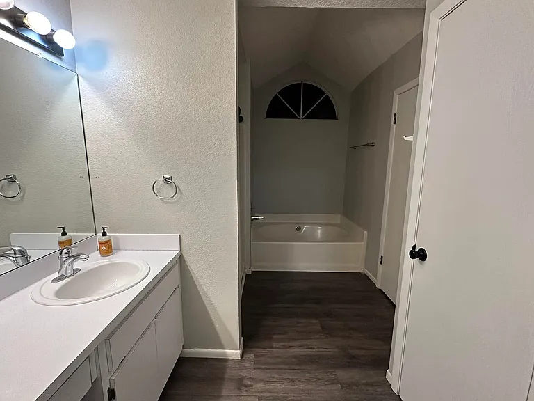 7393 Landmark Dr — Photo 7