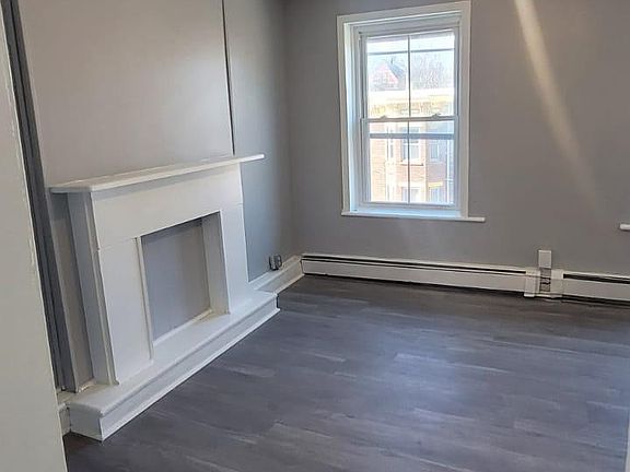 5th image of 20 Edward St Floor 3