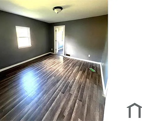 755 W 13th St — Photo 10
