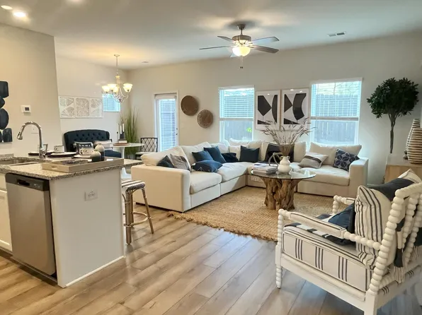 4580 Rutledge Dr, Oakwood, GA 30566