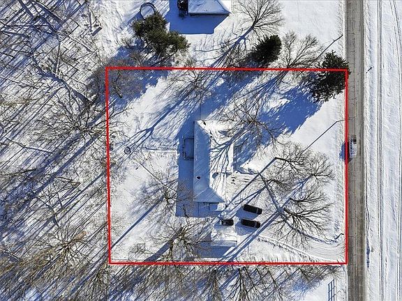 3rd image of 1818 Bethlehem Rd W