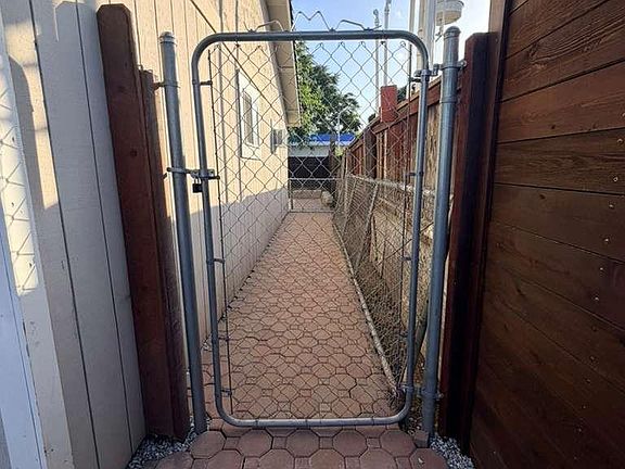 3rd image of 1575 Sierra Ln
