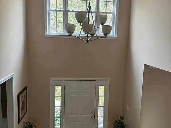 1362 Stonegate Dr, Downingtown, PA 19335