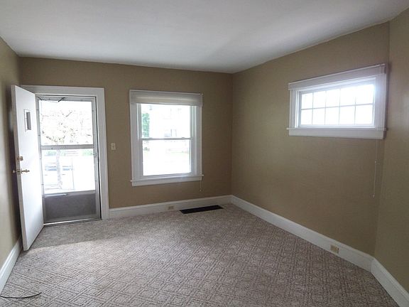 5th image of 1513 Larchmont Ave #1